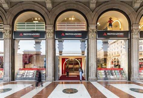 Mondadori Bookstore .